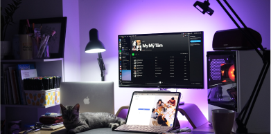 Imagem de um setup de trabalho Deep purple